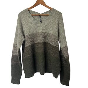 Kuhl Women's V-Neck Gray Green Color Block Cabincore Granola Girl Sweater Size L